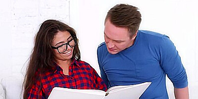 Kandy Kors Passes Art, Prefers To Fuck