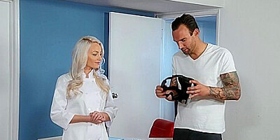 Nicolette Shea Build A Babe / 19.7.2019
