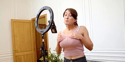 Young dude getting his dick sucked by a cougar before sex