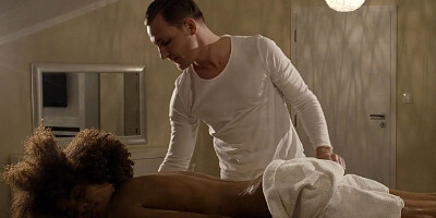 Ebony beauty Luna Corazon gets cum on ass