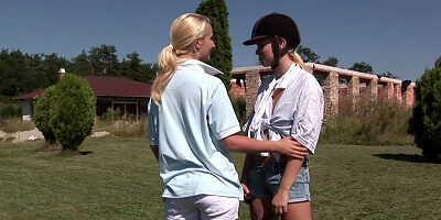 Jockey eats pussy outdoors