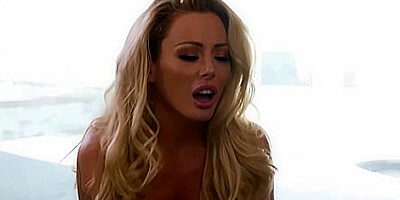 Isabelle Deltore, Keiran Lee Praise The Dj / 28.8.2019