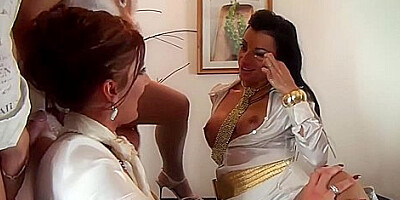 Barra Brass, Celine Noiret And Veronica Diamond In Shiny White Piss Freaks In Heat