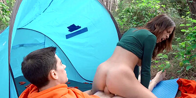 Man drills fanny of Latina lovely in heavy boots in the forest