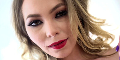 Female knows no bigger pleasure than to mate with dude