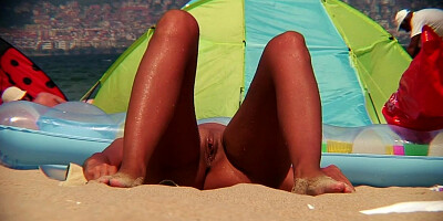 Sexy slut's muff is a plum for voyeur with the camera