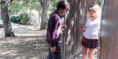 Outdoor bang session for a zealous blonde and a big dick