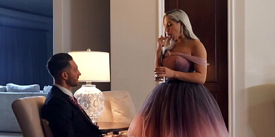 Naughty blonde drags inked boyfriend into spontaneous lovemaking