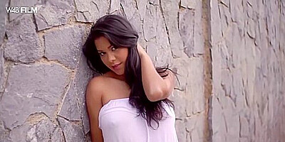 Pleasure In The Shower - Kendra Roll