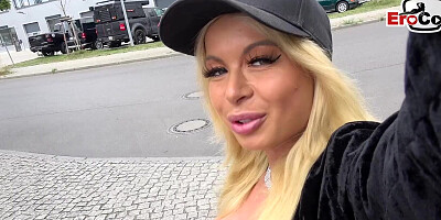 German blonde meets sporty user and he comes too quickly - Funny Fail Date