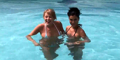 Girlfriends become lovers at the resort