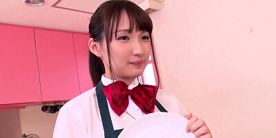 The waitress cant stay in control