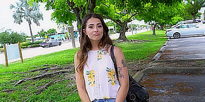 Peter Green, Sofie Reyez Money Loving Latina Takes A Ride / 22.8.2018