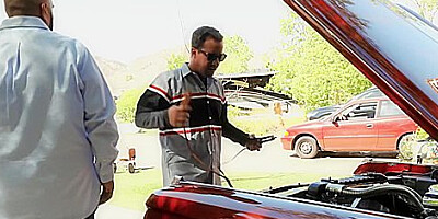 Roadside Assistance / 26.2.2022 With Kendra Sunderland And Jessy Jones