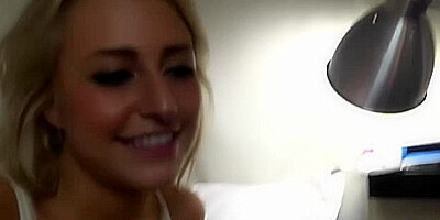 Iggy Amore, Xandra Sixx And Molly Manson - Twerk Butt