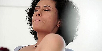 Sensual Figure With Stacy Bloom