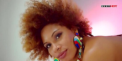 Giovana Bombom-sexyhot-o Fotografo Sedutor