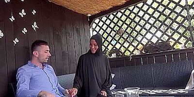 Naomi Bennet Left Her Egyptian Husband