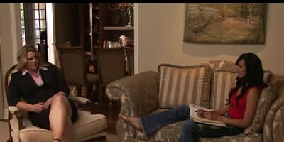 Junior lesbo munches an older womans muff