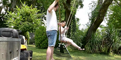 Outdoor quick shag with a curvy lady that loves strangers