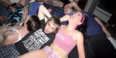 Vanessa Cliff's bisexual group sex dirt by Verified Amateurs