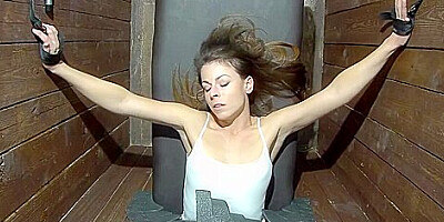 Amazing Girls, Czech Gloy Hole