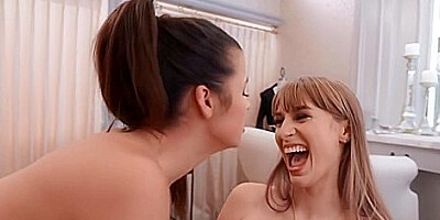 Kylie Rocket, Jessy Jones And Angel Youngs - Mua Likes It Too / 10.11.2021