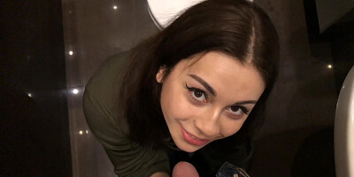 Public blowjob; drink girl suck in cafe and get cum in her mouth