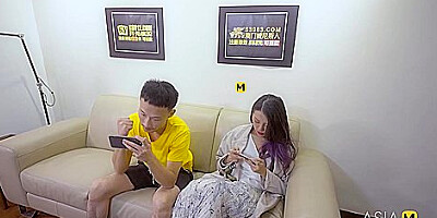 Turn girlfriend into a bitch 1