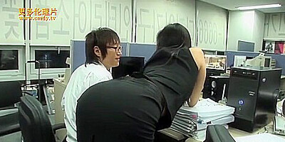 Office Chick Getting Fucked By Her Colleague On The