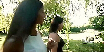 Valentina Ricci, Cassie Del Isla And Doryann Marguet In Vices A Francaise