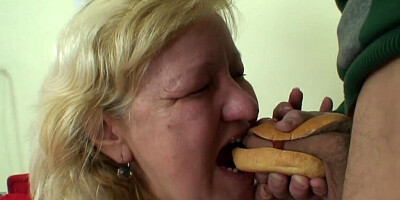 He picked up a chubby blodne GILF and drilled her