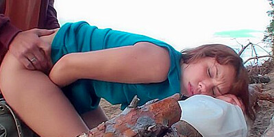 Horny Sex Lovers Have Fun In The Fresh Air With Iva Zan