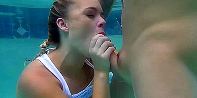 Mia Rider In Underwater - Alexis Monroe