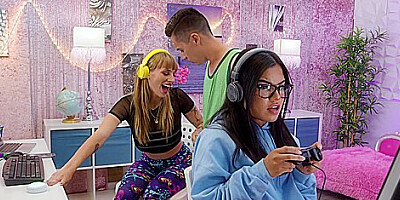 Angel Youngs In Sexy Streamer Goes All The Way