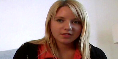 Amateur girl sucking and taking facial