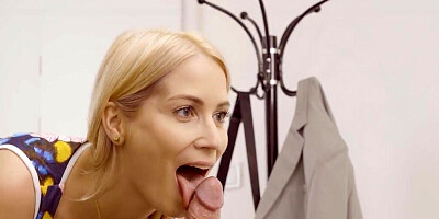 Gorgeous blonde woman agrees on sex for the money loan