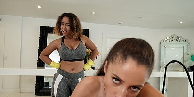 Sadie Creams arrives at his house and quickly gets to it