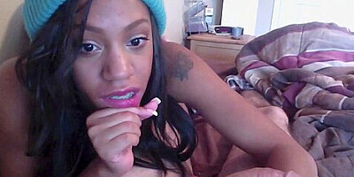 She Gave A Gift Better Than Xmas Gift To Her Boyfriend