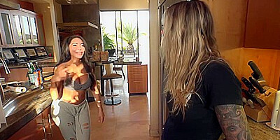 Gina Valentina, Bridgette B And Nicolette Shea In House 3: Unseen Moments / 2.11.2018