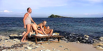 Jennifer Love And Tarra White Share A Cock On The Beach