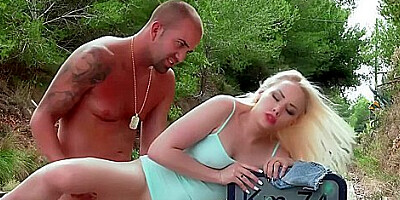 Lola Taylor Has Her Pierced Pussy Smashed In An Outdoor Xxx Fuck
