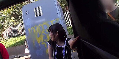 Newcomer Yui Kyouno Has A Fun Day In The Van Giving