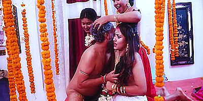 Tharki Burha Nikala Suhagraat Manane Apne teen 18+ Nai Nawali Biwiyon Ke Sath Aur Kia Kand ( Hindi Audio )