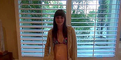 Chloe Skyy Flashes You At The Beach