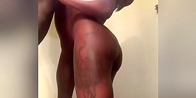 Random Clip 9390 With Dark Chocolate