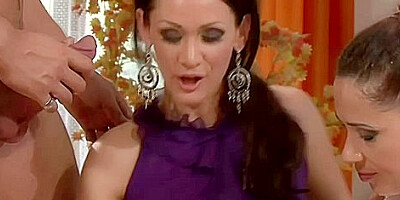 Virus Vellons And Pepper In Picture Perfect Pissing