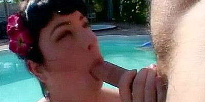 Horny Babe Gets Pussy Shaved And Pumped Outside By A Man With Big Dick