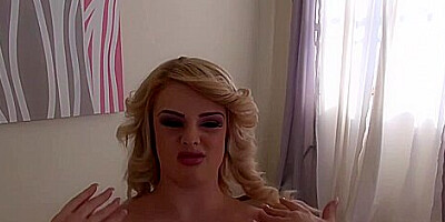 Buxom & Babelicious - Bonnie Rose