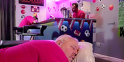 Kitty Carrera Serving A Step dad And His Step daughter / 29.9.2018